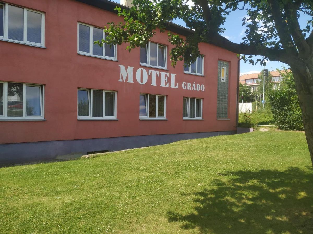 Motel Grado Praag Buitenkant foto