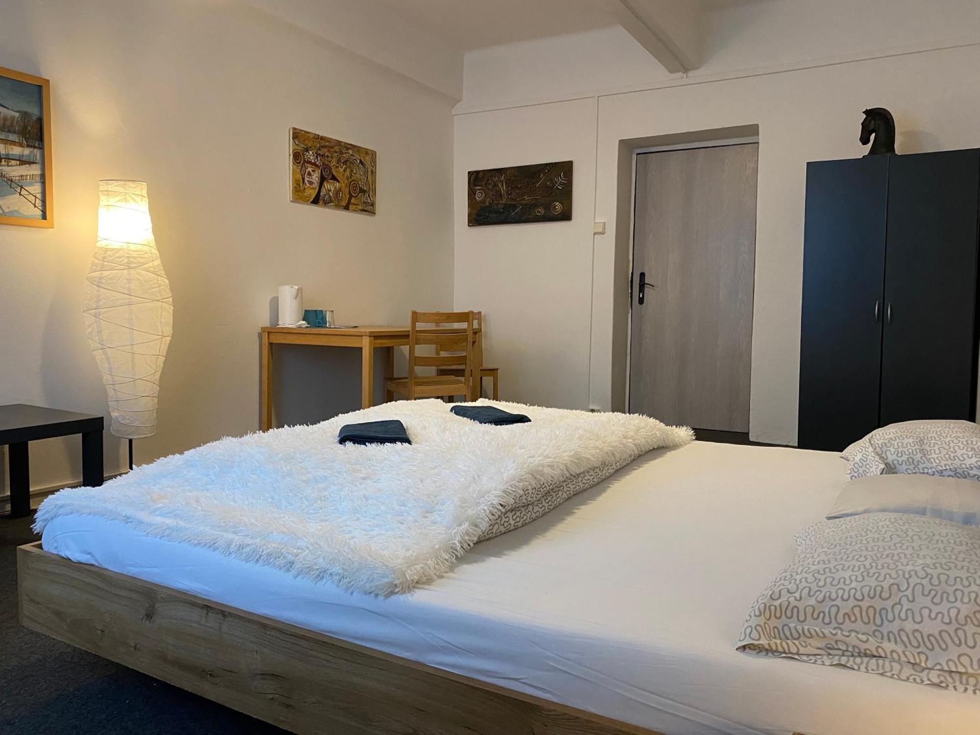 Motel Grado Praag Buitenkant foto